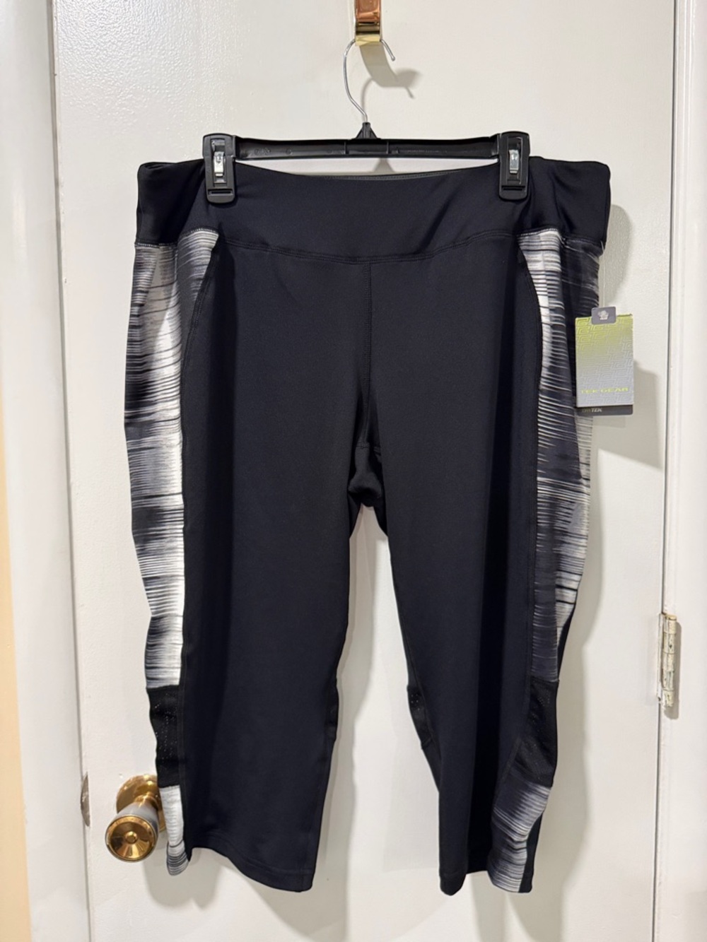 Tek Gear Black Athletic Capri Leggings with Gray Brushstroke Side Panels